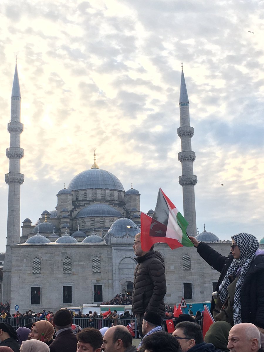 akmalahs's tweet photo. 2024’ün ilk sabahı #Türkiye’ye yakışacak şekilde başlıyoruz #ForFairFuture #HappyNewYear #Palestine #Gaza_Genocide https://t.co/sdjQkc0Lkx
