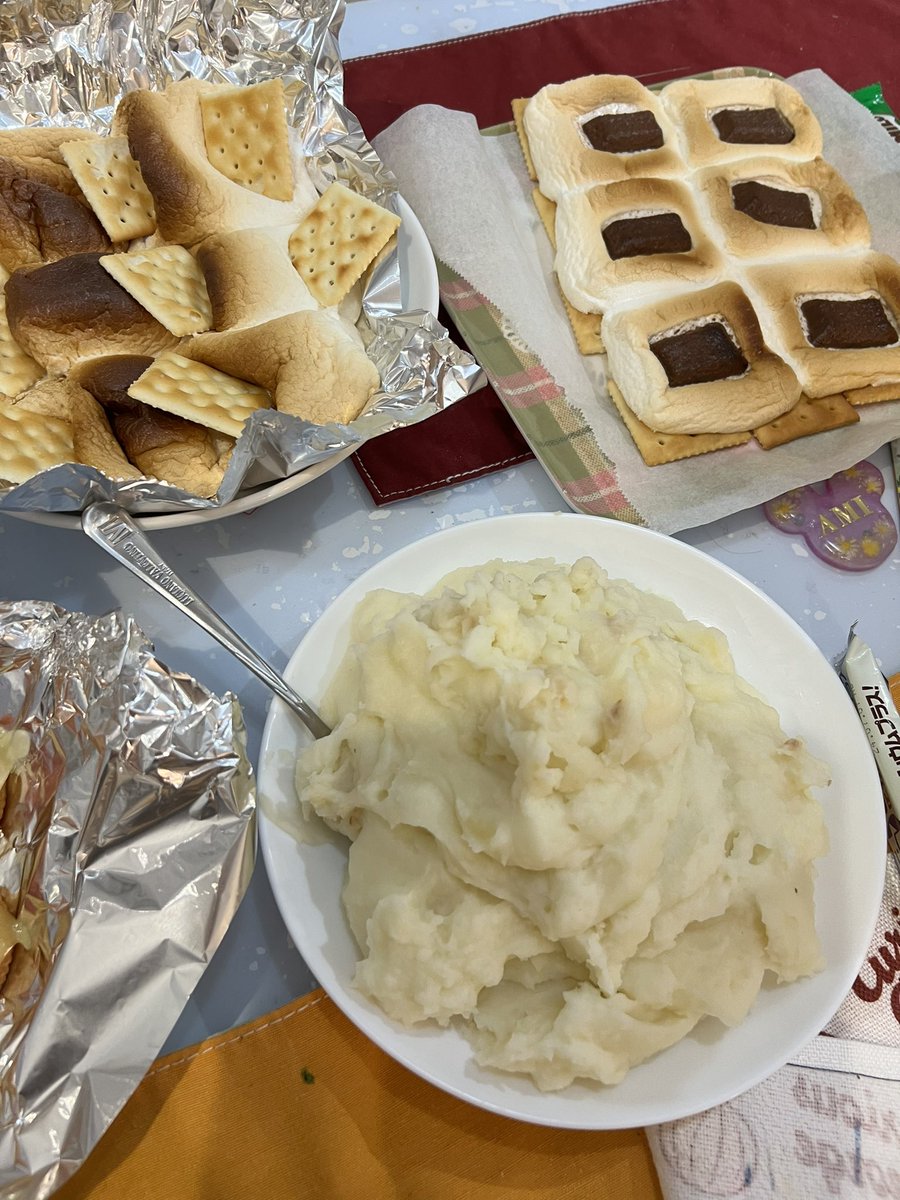 satomiabe21's tweet photo. クリスマスも忙しく… https://t.co/H2bxnvl2lE