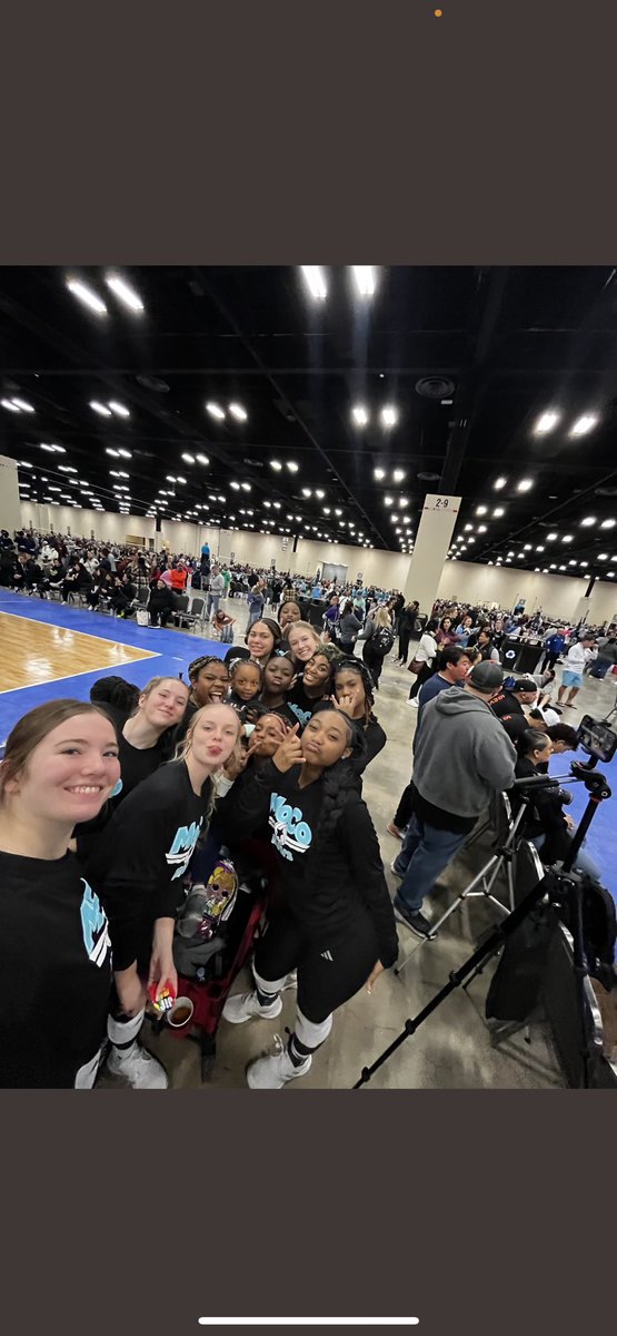 TarynHaynesVB's tweet photo. Very first tournament of the season we came 7th overall in the gold bracket open division in the CCC San Antonio tournament, I had so much fun with these girls can’t wait for the next @MoCoMavs @MalloriHowie @PrepDig @PDTexas https://t.co/ZS7BqUgZ8I