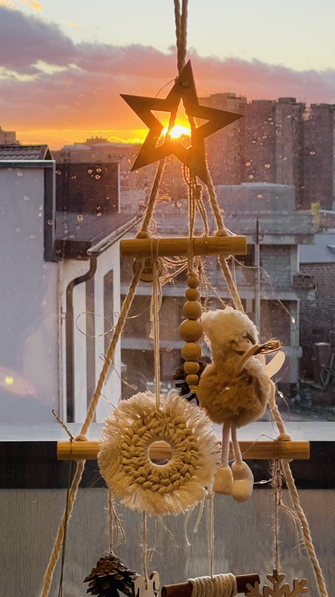 My sunset at New Year’s Eve is promising. Let’s hope that more Armenians will repat, and more will visit Armenia and much less will immigrate in 2024.
Happy New Year from Armenia 🇦🇲🎆