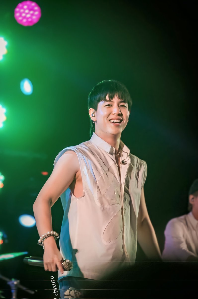 chizuru2211's tweet photo. รูปนี้เหมือนคุณเติร์ดอยู่ใต้แสงเหนือเลย 🌌🌲
#2nd__4th
#3rdTillyBirds
#TillyBirds https://t.co/UguQrXMi4H