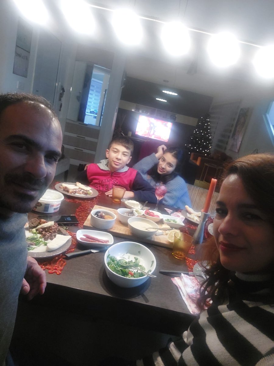 31.12.22 😞 nereden bilebilirdik bütün dünyamızın duracağını ve 2023'ün tüm hızıyla devam edeceğini tam 36 gün sonrasında! 2024 gelmiş. 36 gün sonrasına ne kaldı😭💙 
#isiasortakdavamız