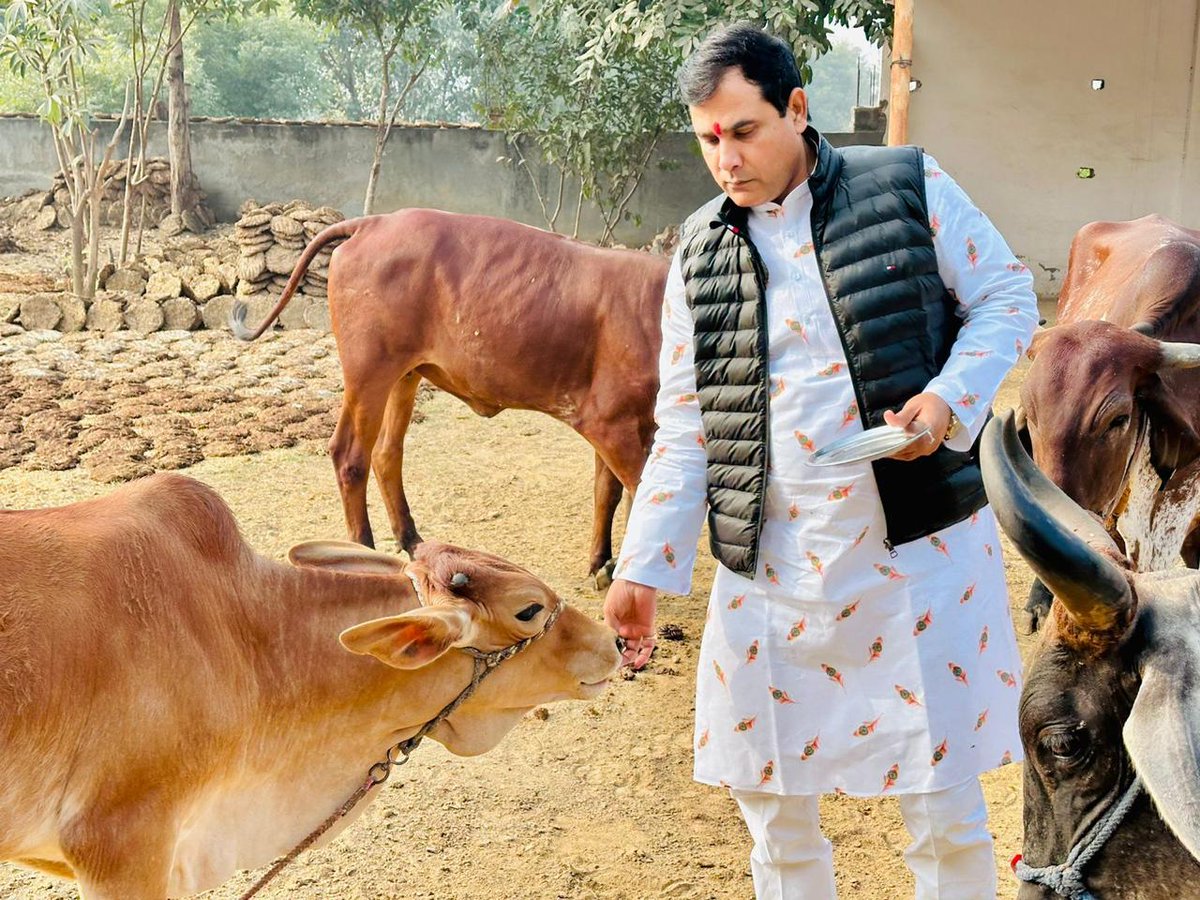 nkgurjar4bjp's tweet photo. जय गौमाता, जय श्री राम।
आप सभी को अंग्रेजी नववर्ष की हार्दिक बधाई एवं शुभकामनाएं।
#mlaloni #SaveCowSaveEarth #gaumatakijaiho https://t.co/TATuCnJAyG
