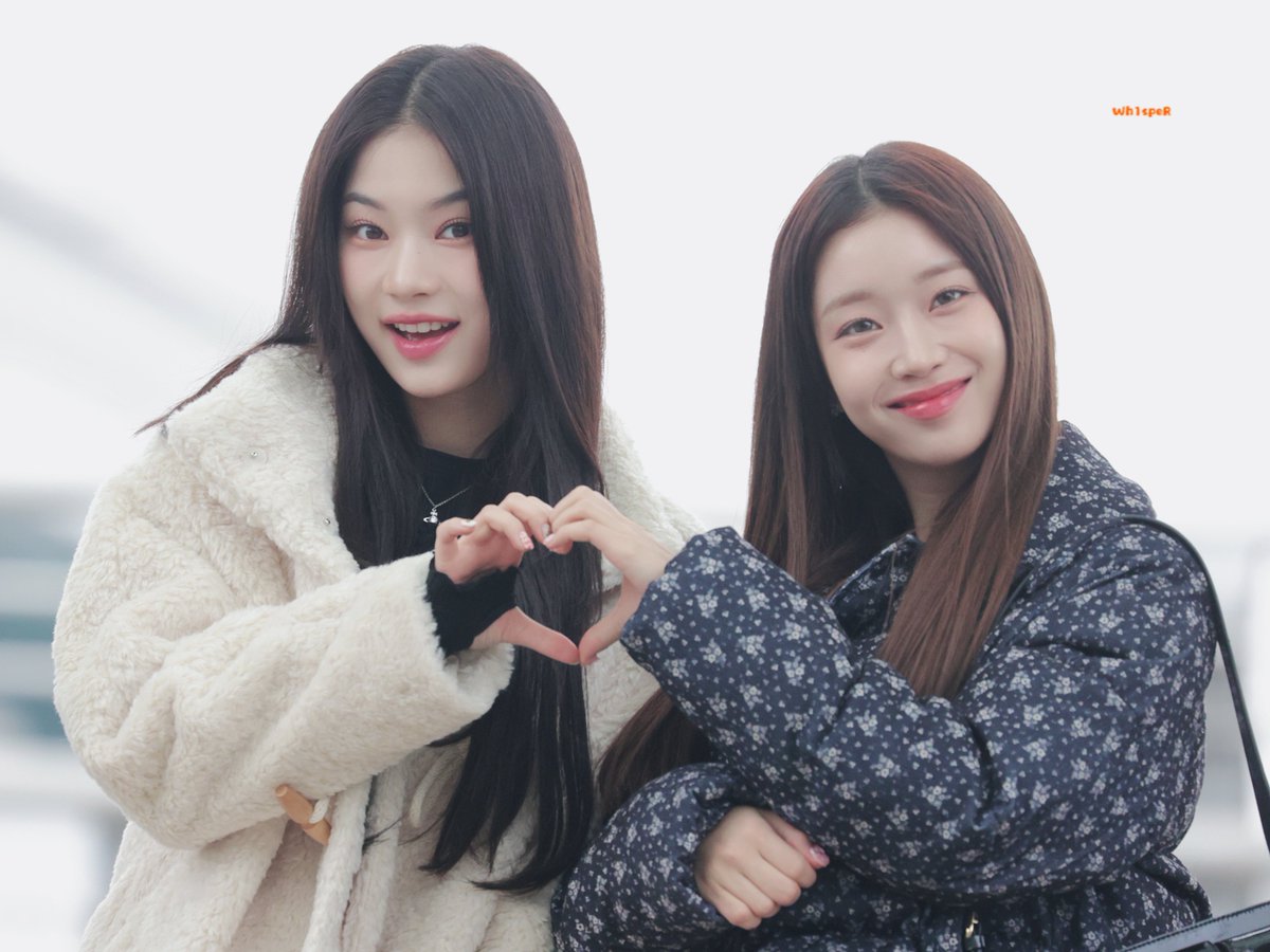 Wh1speR0123's tweet photo. 240101 ICN출국 

귀여워😽😽🐰🐰

#아이사 #ISA
#수민 #SUMIN
#STAYC #스테이씨 https://t.co/XJ4xl62TS6