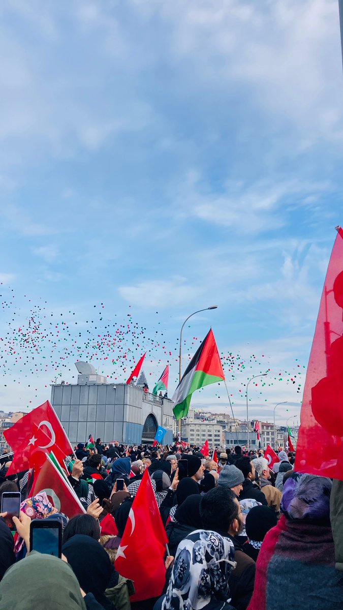 01.Ocak.24 
Galata köprüsü 
#ForFairFuture