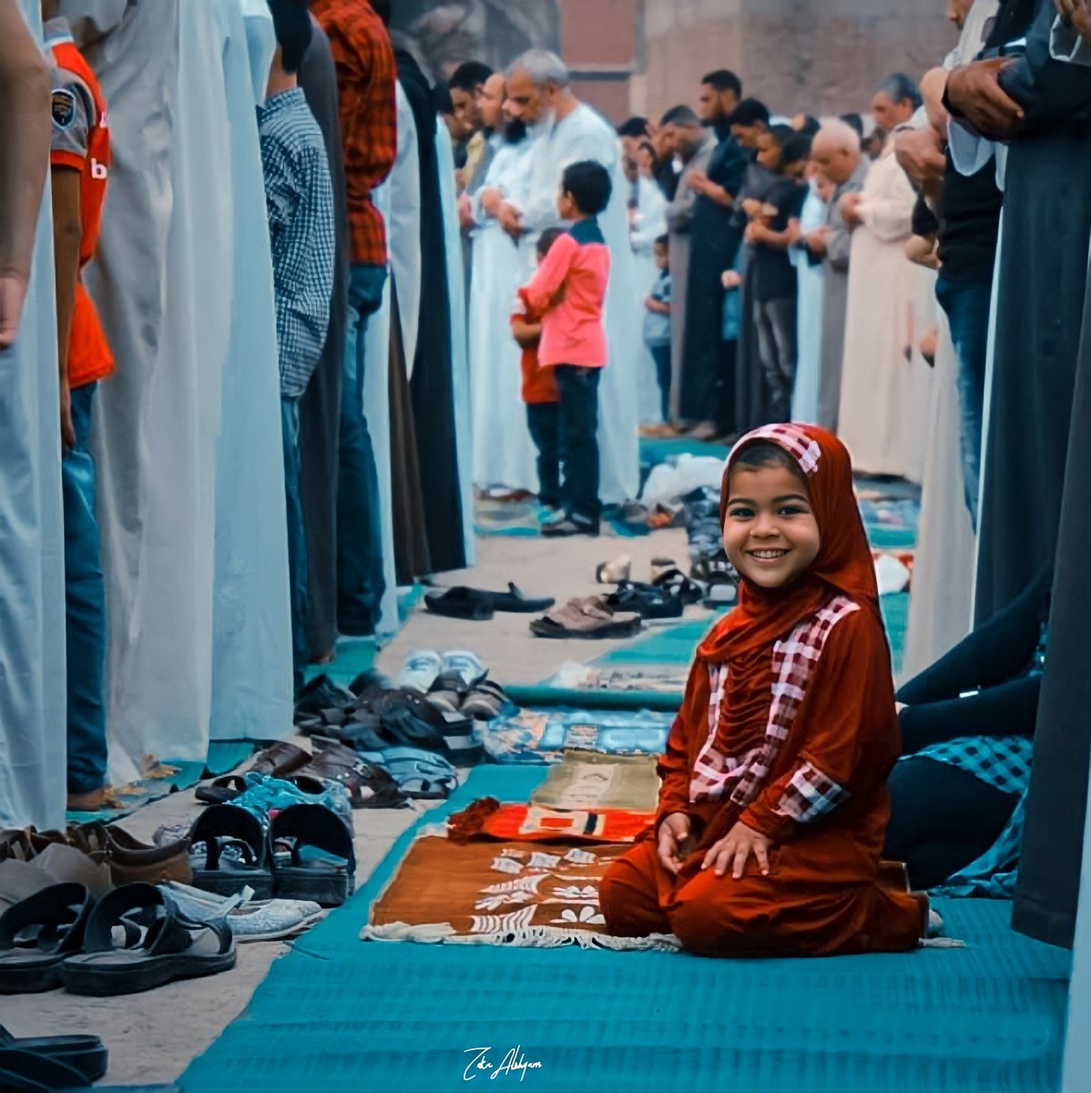صباح الخير🌻💛
ولستُ بالقسِّ كي تأتي تهنّئني
إني على سنّةِ المختارِ مَجبُولُ
The picture was taken with my phone 📷❤
#zeka