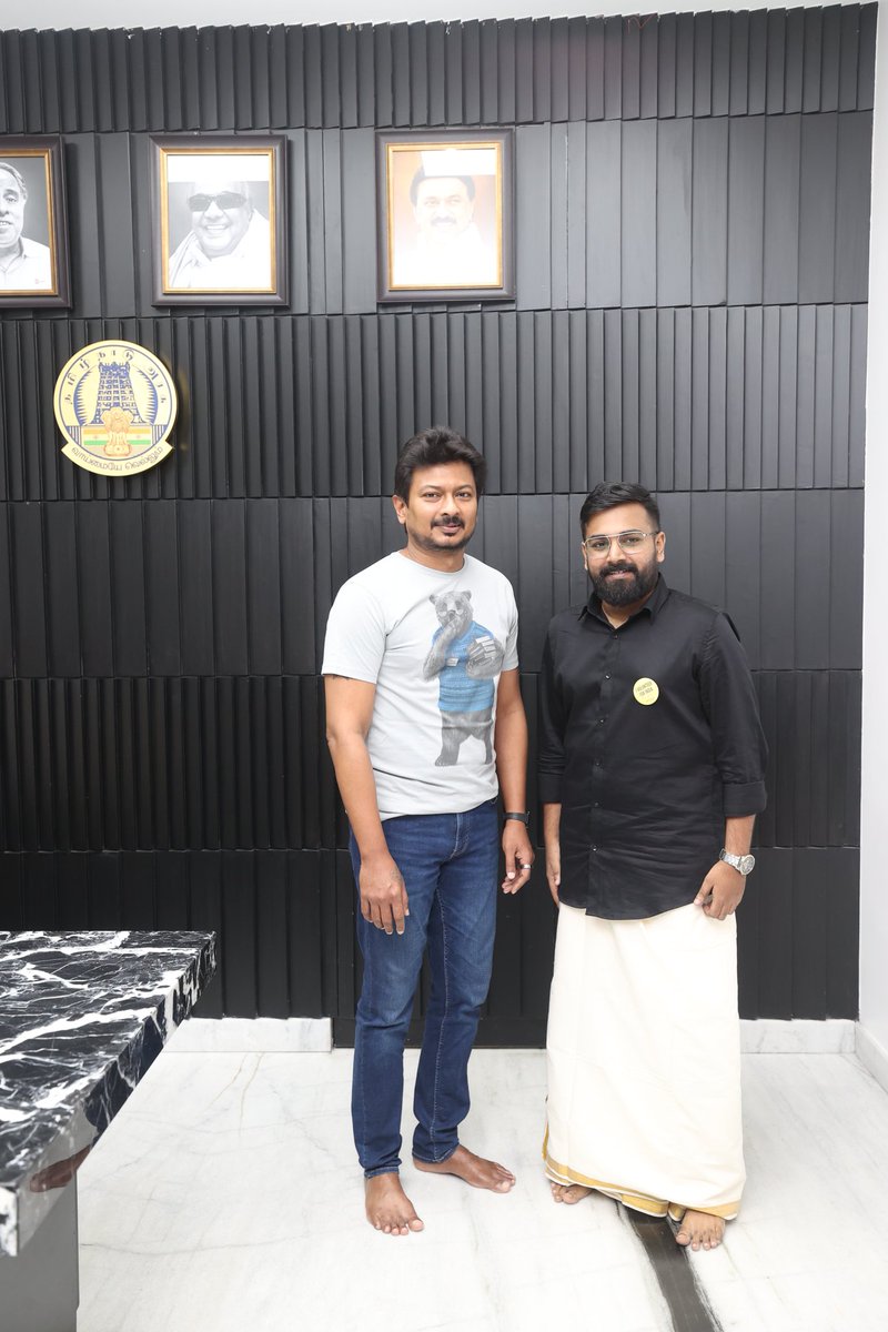 VolunteerIndia's tweet photo. @VolunteerIndia Co-founder @gautamravindran represented VFI alongside a team of volunteers who actively supported and led the flood relief efforts across Chennai and South Tamil Nadu, during a meeting with @Udhaystalin, Minister of Youth Welfare and Sports Development of TN. https://t.co/bZd8UV099F