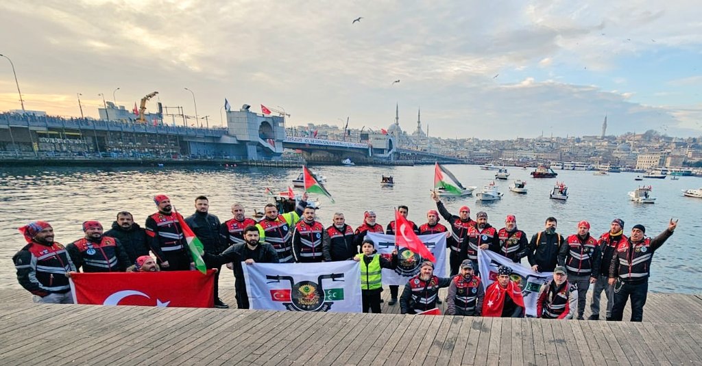 EnsarZburnu's tweet photo. "BİR SABAH GELECEK KARDAN AYDINLIK!!!"

Başta tüm şehitlerimiz olmak üzere,
#Filistin'deki, #Gazze'deki, #Kudüs'deki müminler için dualarda buluştuk.

Şehitlere RAHMET
Filistin'e DESTEK
İsrail'e LANET

#ForFairFuture 
@ss_ener @omerrarisoy @zaferalsac @f_kiyiklik @BarisKiso https://t.co/fPBJjGPYvH