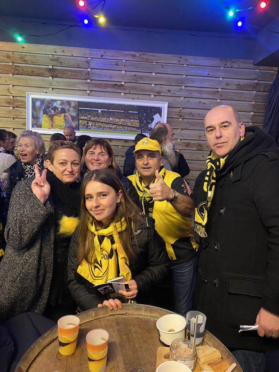 <a href="/AvecXv/">AGIR AVEC LE XV ROCHELAIS</a> La bonne année à tous !!!