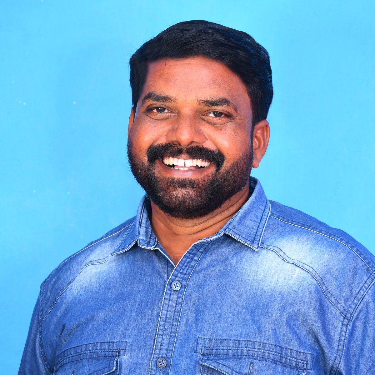 iniyavanVCK's tweet photo. #NewProfilePic https://t.co/hmGJNRDSy0