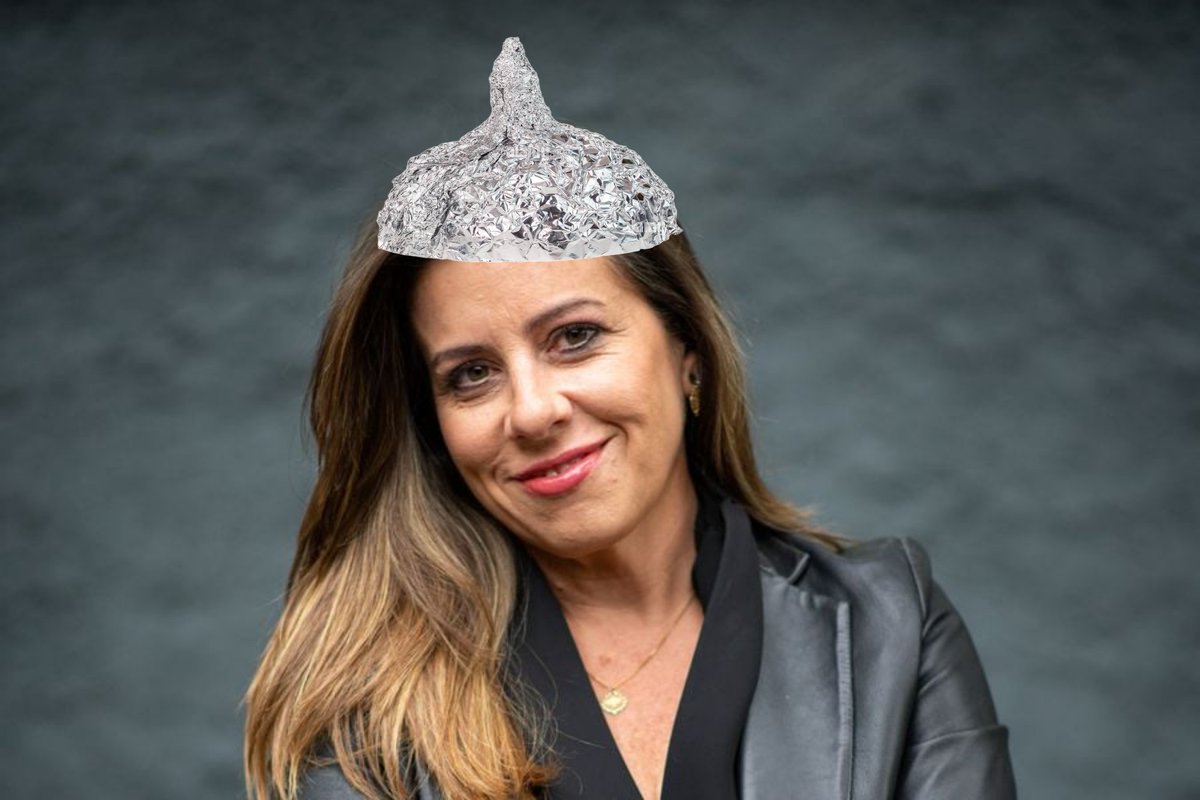 HenryMosqueira's tweet photo. @jebus_dice Para verla necesito el gorrito de aluminio o eso se va dando con el tiempo?😂
#TontosUtiles
#NotDerecha https://t.co/z9gf95TNDt