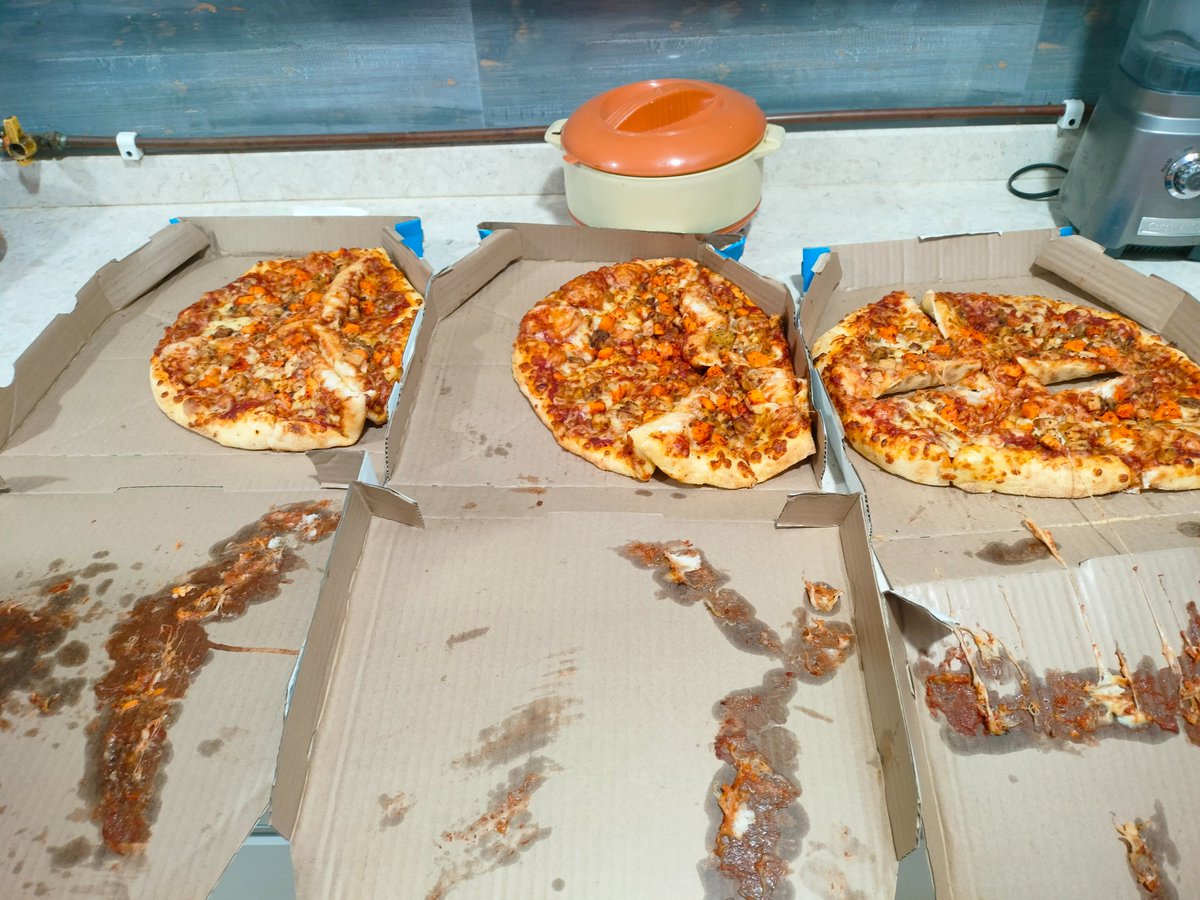 GurmeetC's tweet photo. @dominos_india Pathtic Service, When you cannot handle the unexpected volume its better not to serve. The following order no 336 was serve yesterday how is one expected to Eat the Pizza, On top it the Store was not reachable nor was the central Helpline. Bad, Bad experience https://t.co/dR1jCsU1vE