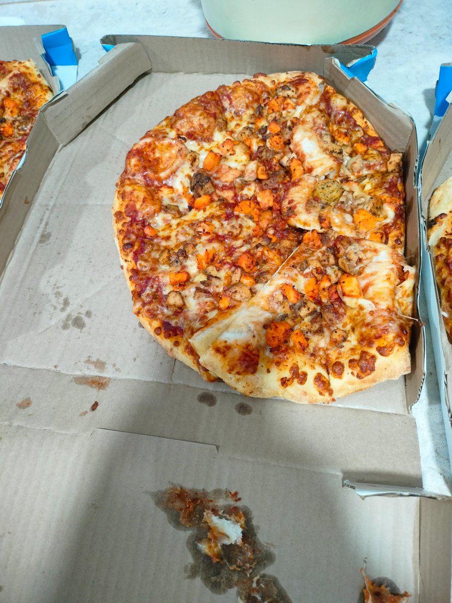 GurmeetC's tweet photo. @dominos_india Pathtic Service, When you cannot handle the unexpected volume its better not to serve. The following order no 336 was serve yesterday how is one expected to Eat the Pizza, On top it the Store was not reachable nor was the central Helpline. Bad, Bad experience https://t.co/dR1jCsU1vE