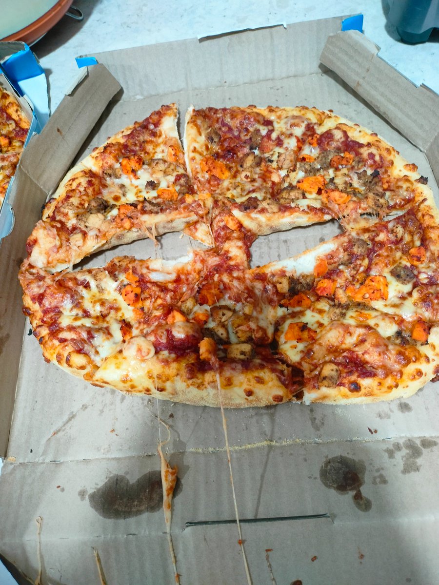 GurmeetC's tweet photo. @dominos_india Pathtic Service, When you cannot handle the unexpected volume its better not to serve. The following order no 336 was serve yesterday how is one expected to Eat the Pizza, On top it the Store was not reachable nor was the central Helpline. Bad, Bad experience https://t.co/dR1jCsU1vE