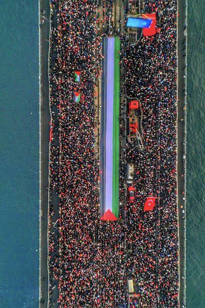 Allah size sırat köprüsünü selametle geçmek nasip eylesin!

Filistin bir insanlık meselesidir. Ve ona sadece insanlar sahip çıkar. 

 #GalataKöprüsü