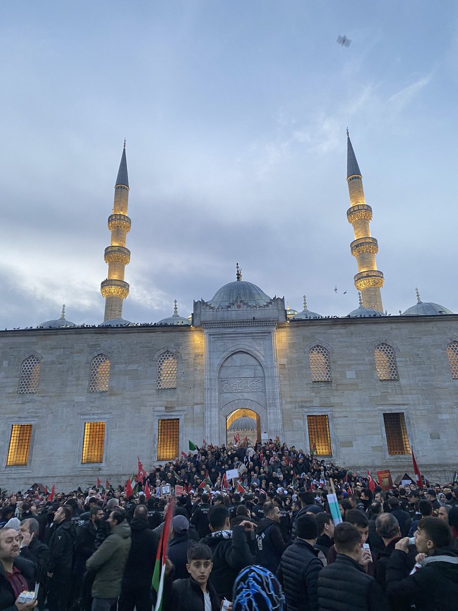 _sensinomer's tweet photo. MÜSLÜMANLAR BİRLEŞİN! https://t.co/wqmnPjcZNX