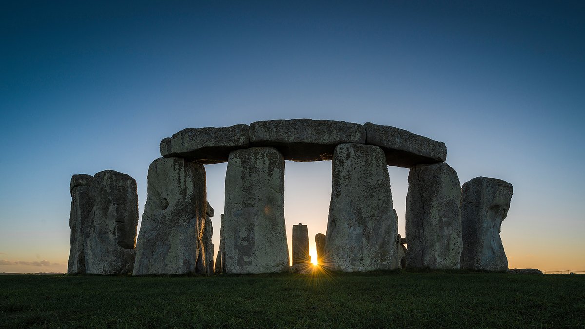 Happy New Year from all of us at Stonehenge! We look forward to welcoming you all in 2024, along with many new visitors.