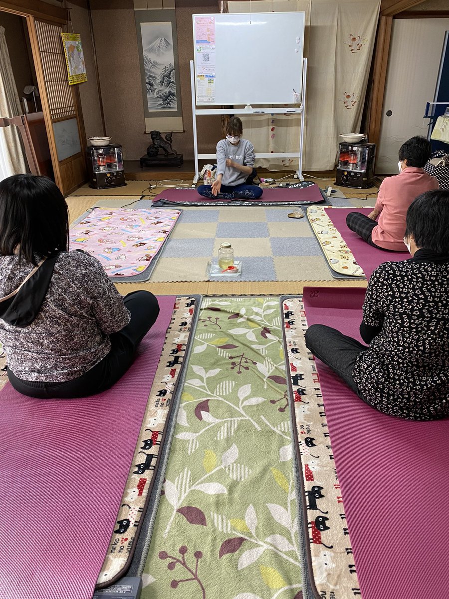 aya_0124_'s tweet photo. 1月の予定です🧘‍♀️

▶︎アップカルチャー
○対面1/8(月)13:30～
1/27(土)13:30～/15:00～
○リモート1/16(火)13:30～

▶︎甘美
1/29(月)13:00～ 

▶︎nightヨガ 対面・リモート同時開催
1/8(月)20:00～
追加レッスンあるかも？！

▶︎ヨガサークル
毎週水曜・金曜13:30～
各クラス残席2～3名様です。 https://t.co/D9RNiJ1277