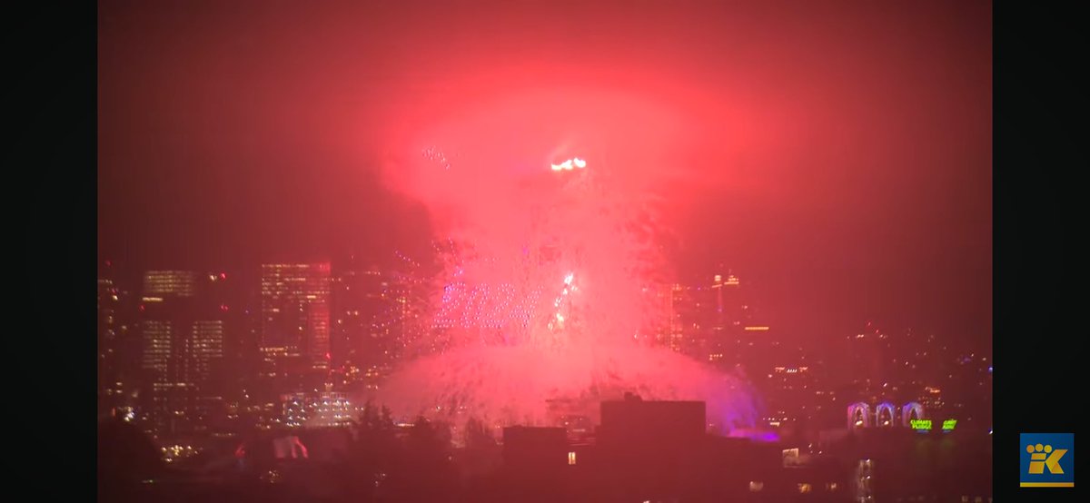 henrythekruell's tweet photo. tuning in to the space needle new year’s fireworks display https://t.co/TzPHdSk4X7