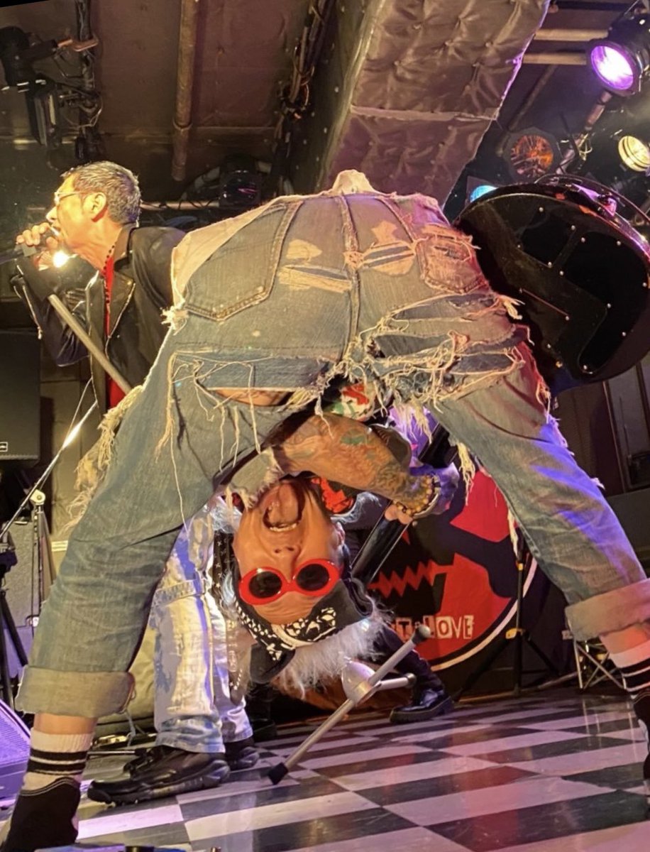 TORUxxx_gtr's tweet image. 謹賀新年🎍
傷だらけの天使達よ
今年も頼んまっせ
#thestarclub
#acodisco
#deathdisco
#esp
#marshall
#eqd