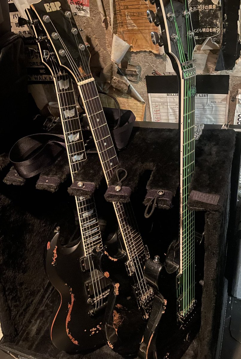 TORUxxx_gtr's tweet image. 謹賀新年🎍
傷だらけの天使達よ
今年も頼んまっせ
#thestarclub
#acodisco
#deathdisco
#esp
#marshall
#eqd