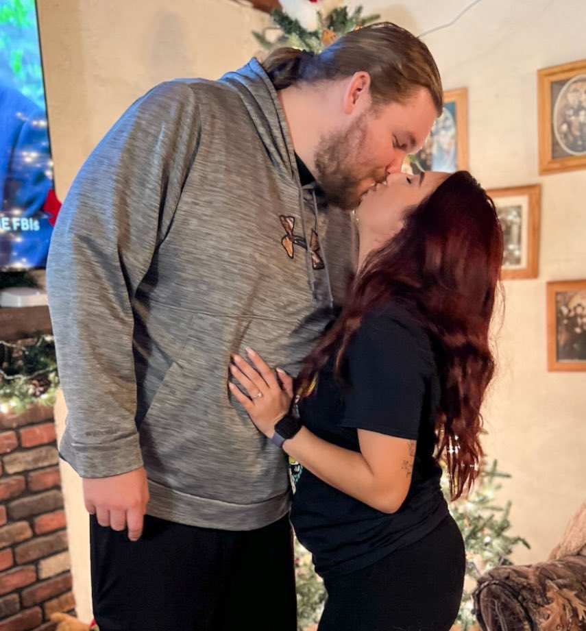 brihrey196's tweet photo. Happy New Year! 🎆
2024 we’re ready for you! This is our year baby 🤍 #frommisstomrs💍 #FutureMrsHrey https://t.co/XgKmyLJJGN