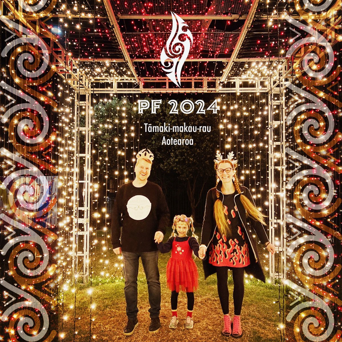 BobaMBaluchova's tweet photo. Ngā mihi o te Tau Hou / Have a Happy New Year / Šťastný rok 2024 prajeme z Aotearoa #NZ.
#sviatky #detstvo #childhood #vychova #parenting #weAreFamily #family #myTraja #kiwiLife #PF #PF2024 #toveTuiOnBoard #kiwiSummer #nzSummer #HNY #happyNewYear #allrightNz #auckland #nz #ourAkl https://t.co/DLz9bVTwSm