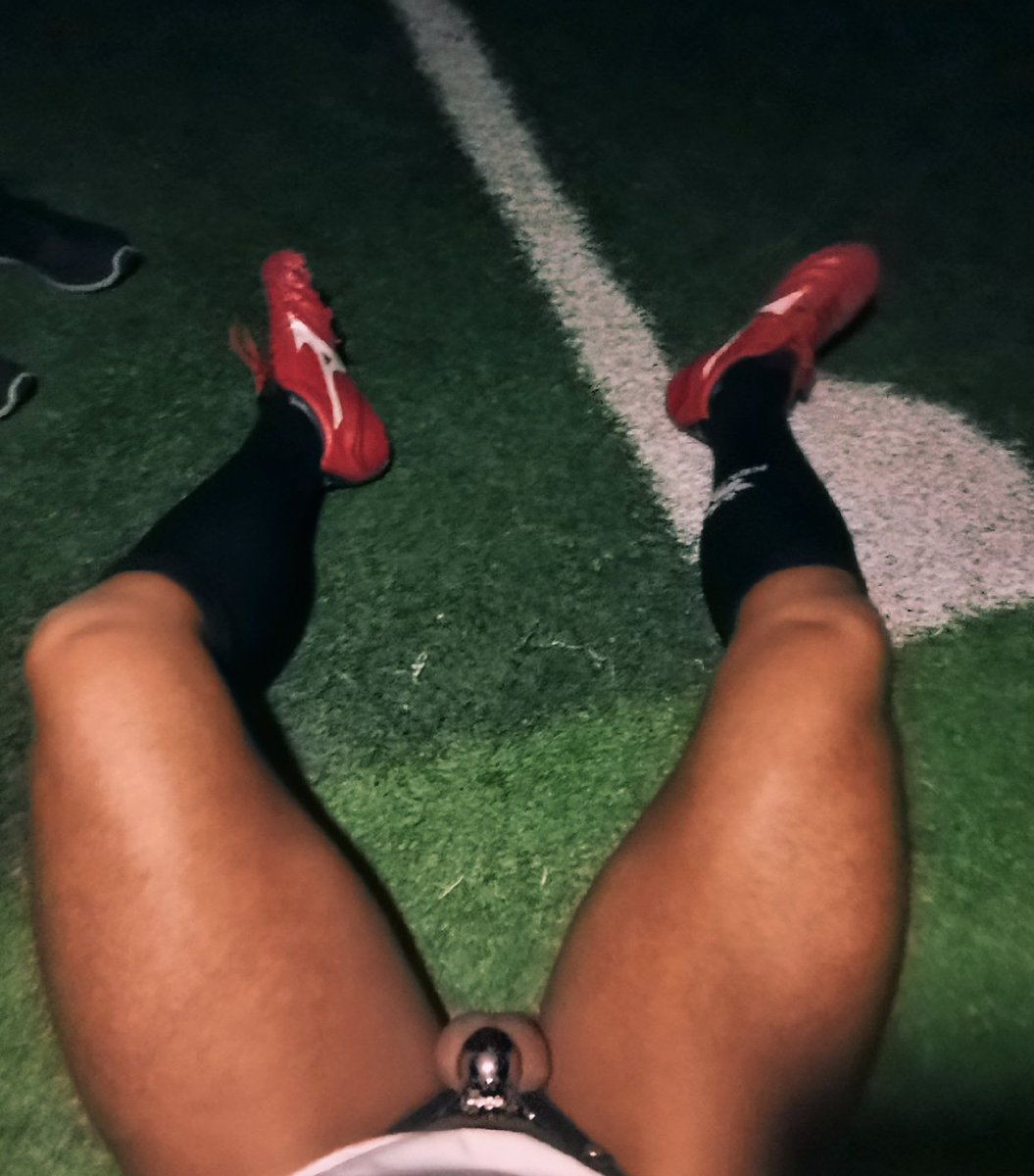 踢球输了要接受惩罚了