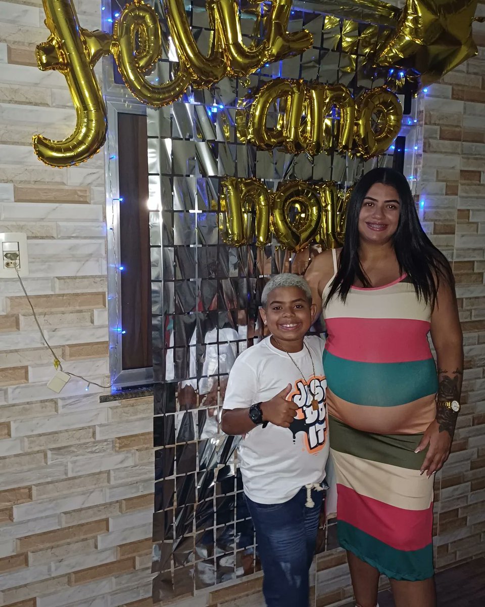 Turuzinha's tweet photo. Seja bem vindo 2024! 🎆🎇✨
.
.
#happynewyear #ArthurSávio &amp; #MariaAlice ❤️👩‍👦🤰🤍✨️✨️✨️✨️ https://t.co/SwcjTpTNvL