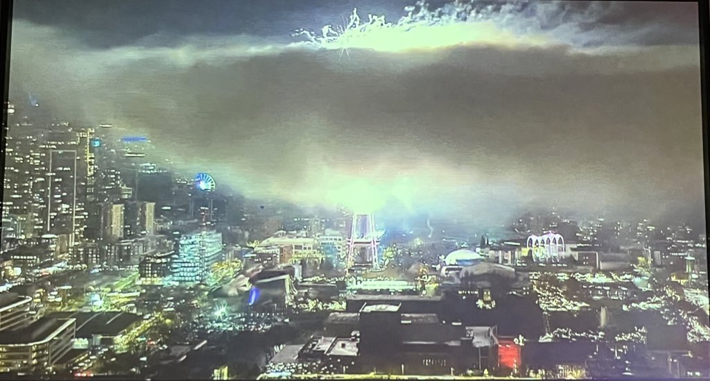 Tough way ring in 2024 for the Space Needle fireworks show! Smoke started obscuring the display a couple of minutes in - this was the grand finale. 🙈 But nonetheless - HAPPY NEW YEAR!!!! 🎉🎊🎆❤️