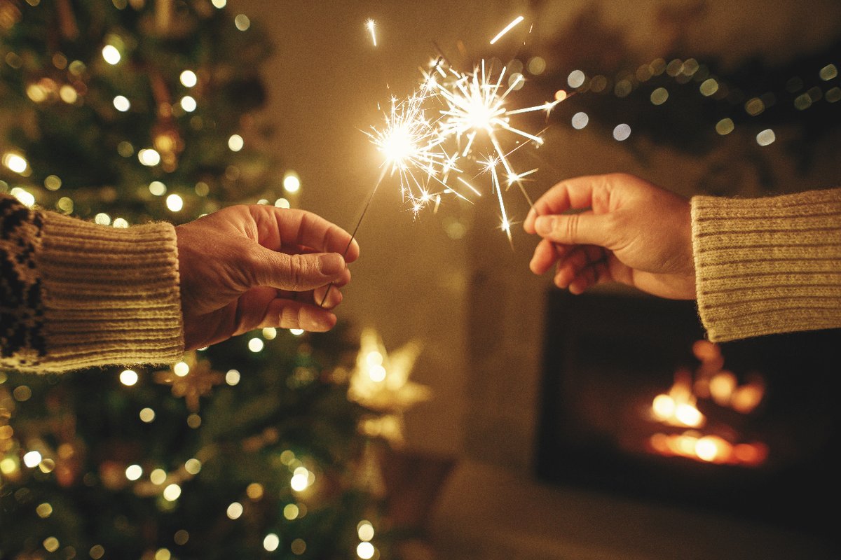 dosificacion's tweet photo. ¡Feliz Año Nuevo! ✨ Os deseamos a todos un 2023 lleno de salud 🤗 https://t.co/jrPy7iXyFf