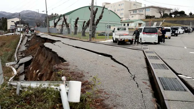 A 7.5-magnitude earthquake has struck western Japan, triggering tsunami warnings, according to US and Japanese agencies. cnn.it/3tz4uWh