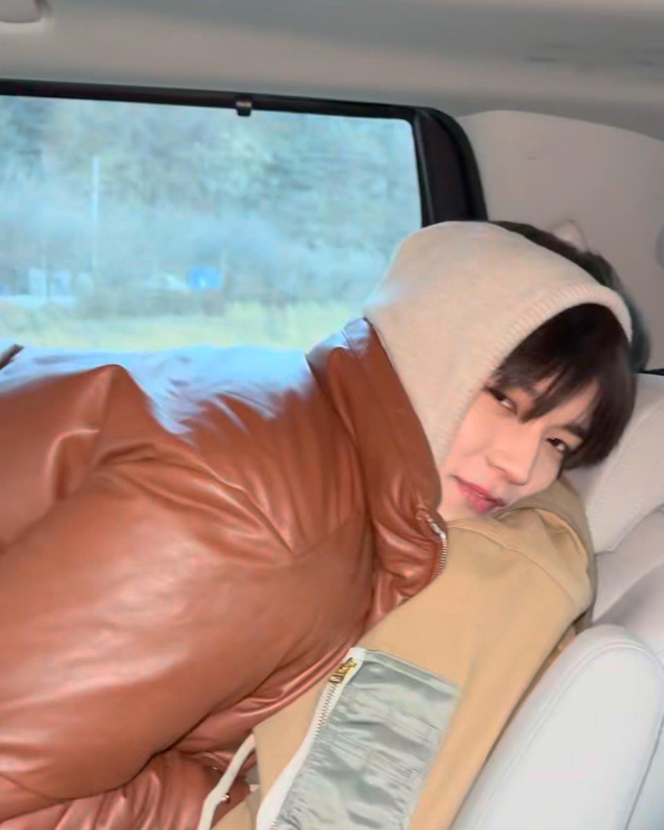 taeyong with johnny 🥹🤏🏻