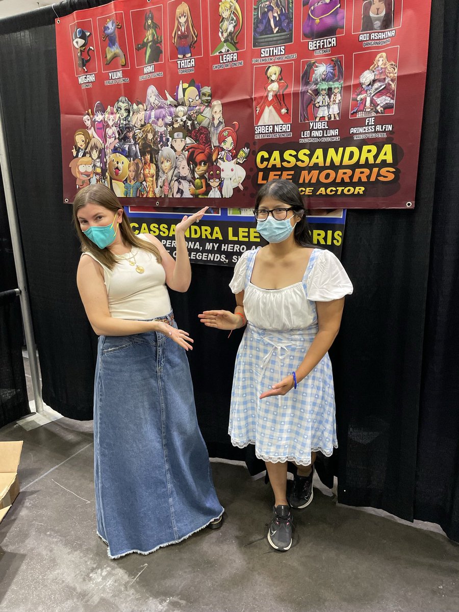 juamatch's tweet photo. It was so nice meeting you cassandraleemorris! Sorry I was so awkward, it was my first time doing poses. I really excited to meet you September 1 Thursday 2023 @SoCassandra https://t.co/v6CbTLfGYh