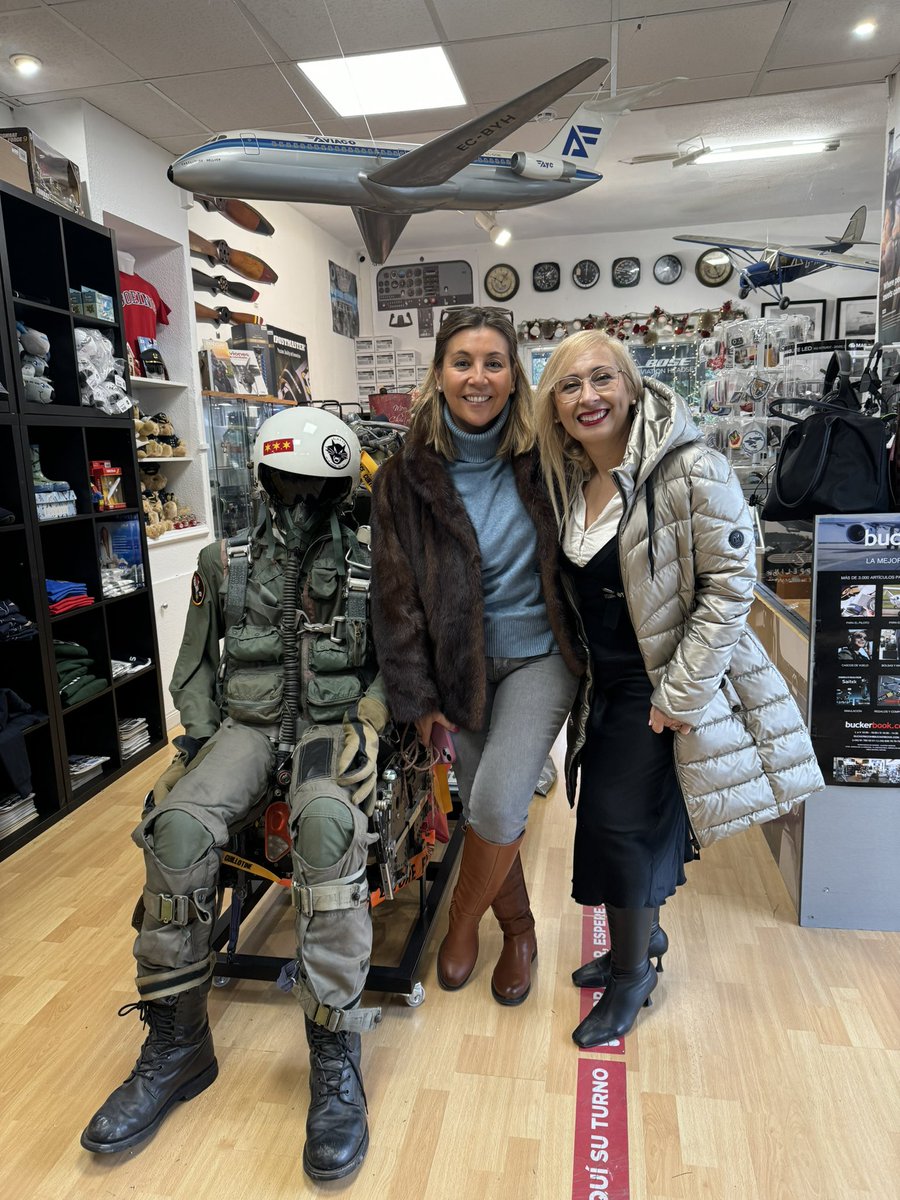 Que este año podamos disfrutar de nuestra compañía. Feliz Año Nuevo . Te quiero ❤️. <a href="/glointhesky/">Glo✈️</a> <a href="/Yogui_Bear/">Antonio Mayorgas</a> <a href="/marisamtlg/">Marisa</a> <a href="/El_Neyra/">El_Ne¥ra™</a>