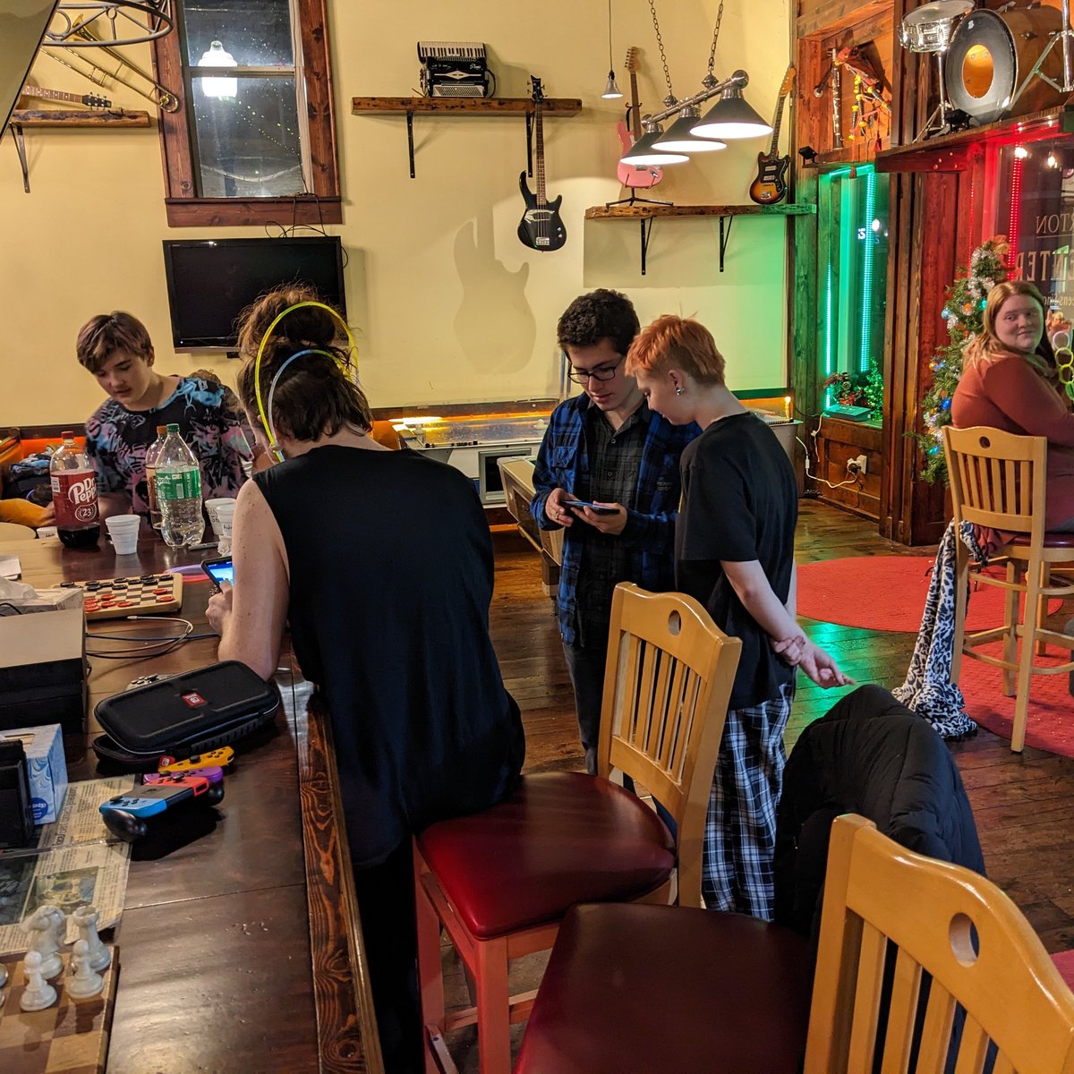 DFL00D's tweet photo. A safe place on New Year's Eve. https://t.co/122jRjJRb1