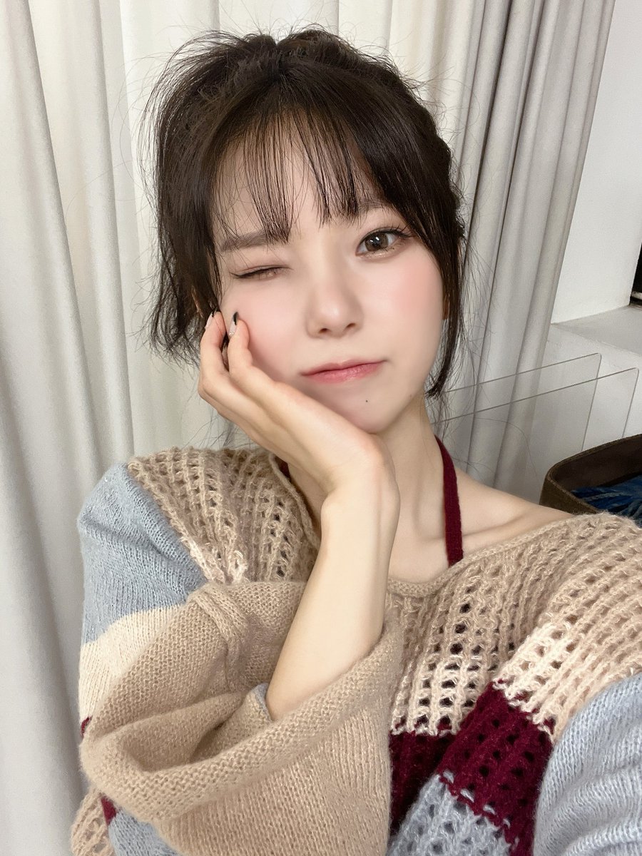 official_kep1er's tweet photo. Kep1ian 🐉💜
HAPPY NEW YEAR
With. Kep1er!

케플리안을 위한 케플러의
새해 메시지가 도착했습니다! 💌

#최유진 #YUJIN 
#Kep1er #케플러 https://t.co/enIKIfsxhx