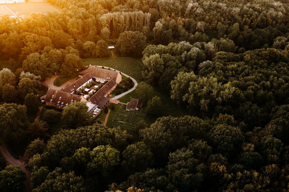 As the sun rises and breathes life into the dawn of 2024, Winselerhof awakens to a new year, where every ray whispers the promise of fresh beginnings.