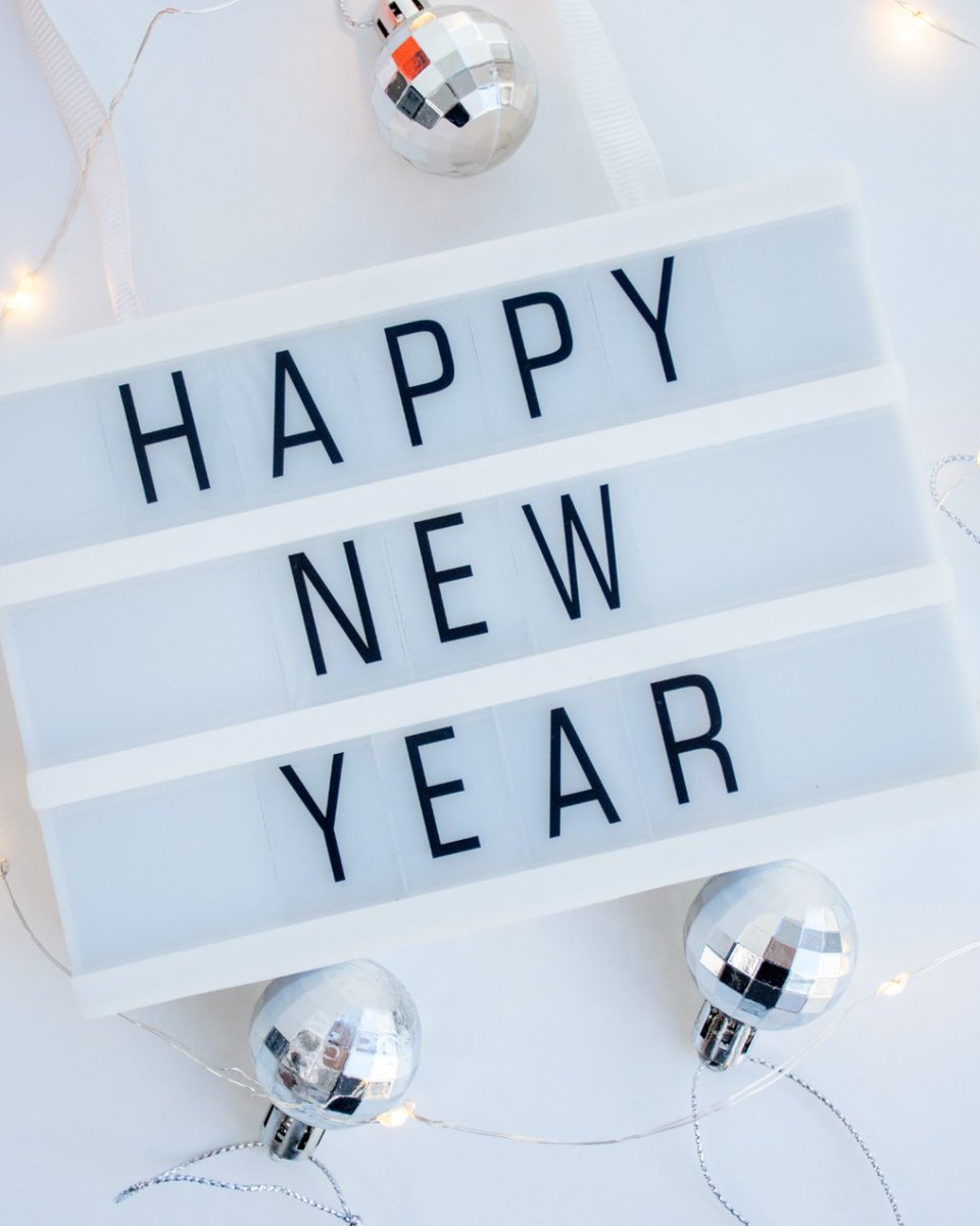 FacesAndSmiles's tweet image. Happy New Year from all the team at Faces and Smiles! 

#FacesAndSmiles #HappyChristmas #NewYears #HappyNewYear