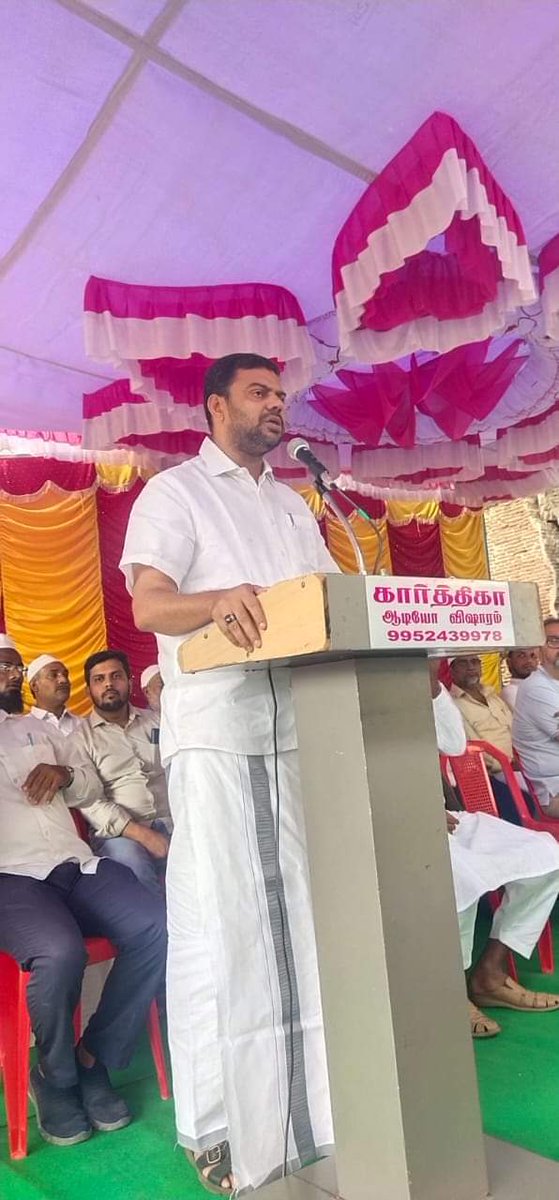 nellai_mubarak's tweet photo. இராணிப்பேட்டை மாவட்டம் ஆற்காடு நகரத்தில் அமைந்துள்ள நபிஸா மஸ்ஜிதின் புனர் நிர்மாணப் பணிக்கான அடிக்கல் நாட்டுவிழாவில் கலந்துகொண்டு அடிக்கல் நாட்டினேன். நிகழ்ச்சிக்கு வருகை தந்தவர்கள் மத்தியில் இறையில்லத்தின் அவசியம் குறித்தும், ஒற்றுமை குறித்தும் உரையாற்றினேன். https://t.co/HCRiwtM8hE