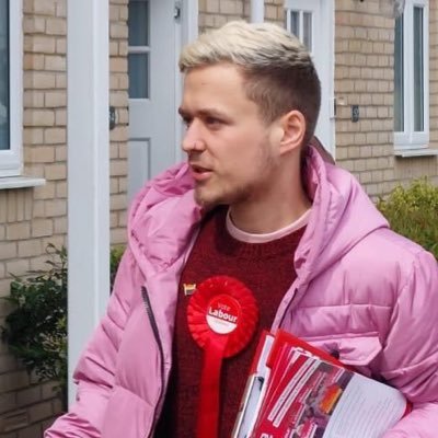 ToothyMaestra's tweet photo. Elliott is standing for election in 2024 in #Tilehurst #Reading he doesn't want women and girls to have single sex spaces. @ThePosieParker a perfect place for a #POW candidate to expose this #transnutter https://t.co/dCOzRWeps9