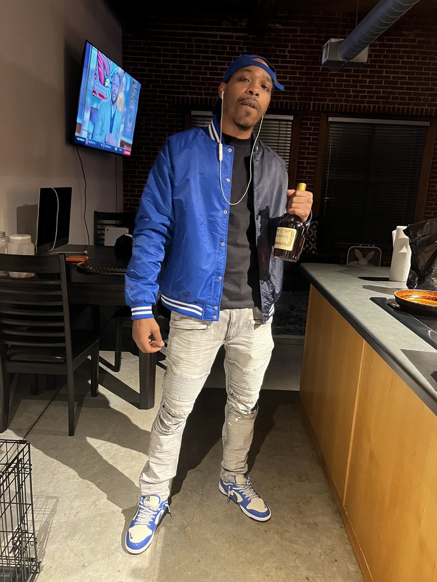 CuzzoKB's tweet image. Happy new year 🦾