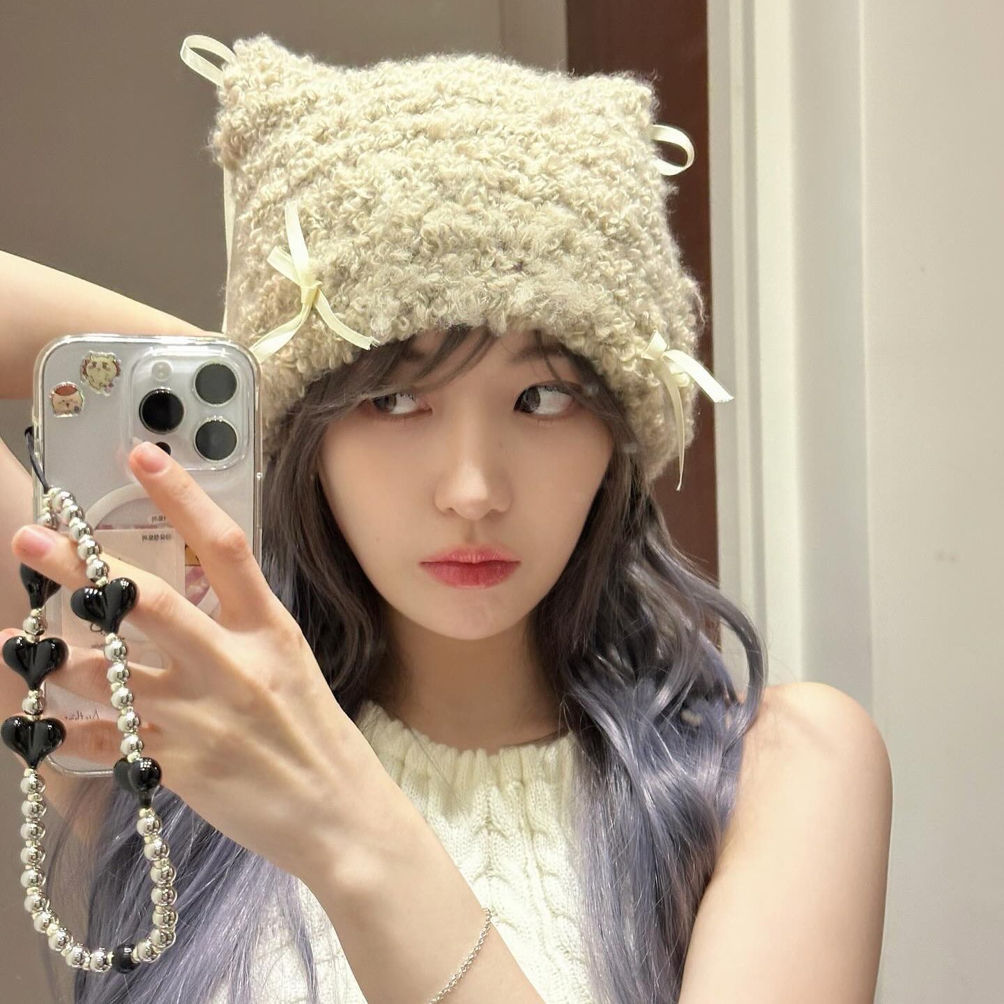 【YEGG】LE SSERAFIM サクラ着用★ Ribbon Hat SANA from #TWICE wore a hat knitted by SAKURA at the airport
