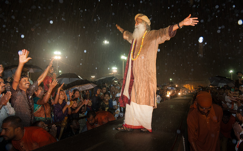 SadhguruJV's tweet photo. Being Human endows us with an extraordinary ability to overcome challenges. Let us harness this power to create a Conscious Planet where every life can truly thrive. #SadhguruQuotes https://t.co/ZKWhLVom2J