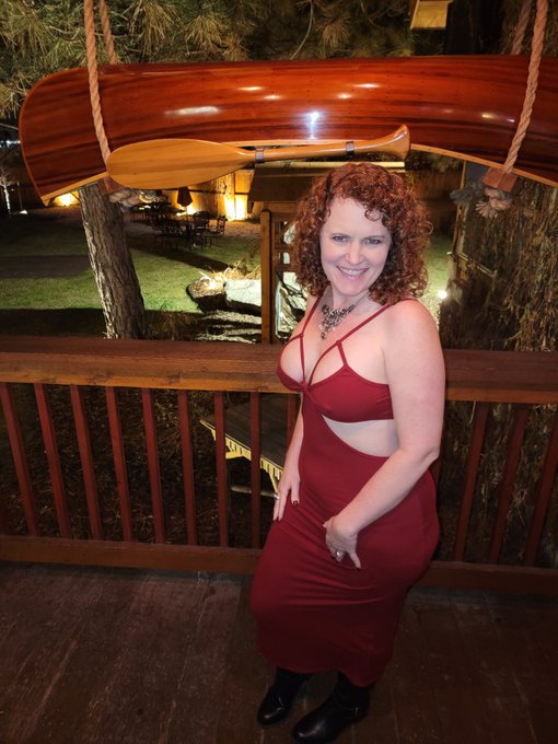 Rose Mastos’s pics and videos