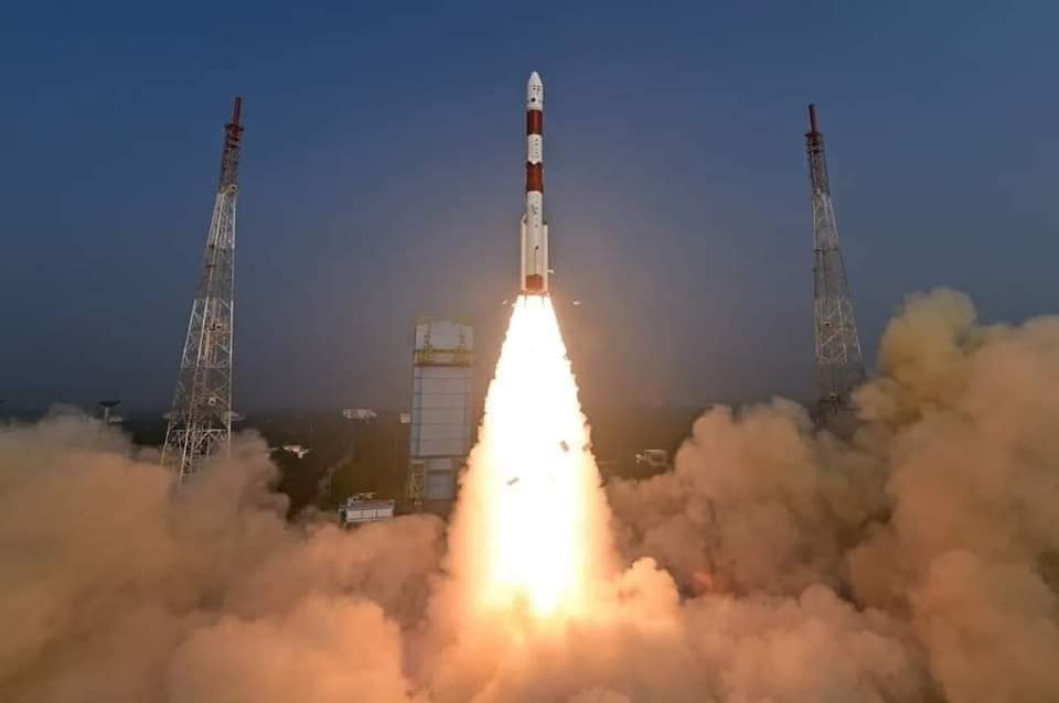 DewasiKaramiram's tweet photo. नये साल के पहले दिन @isro ने रचा इतिहास। देश का पहला #XPoSatMission सैटेलाइट किया लॉन्च।
#XPoSatLaunching सैटेलाइट की सफल लॉन्चिंग पर अंतरिक्ष अनुसंधान संगठन #ISRO को हार्दिक बधाई। @ISROSight https://t.co/mx8u3o3aFh