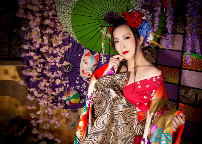 あけましておめでとう❤️⛩ 今年は朝、昼、夜と３度寝してしまいました😅爆睡😪笑 https://t.co/uG33c5CR82