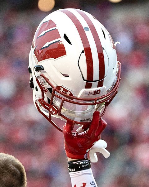 brandonharrison's tweet photo. Bowl season is a reminder of how consistent Wisconsin has been

The last 32 years, UW has more combined bowls and NCAA tourneys than any school

1. Wisconsin 53 (24 NCAAs, 29 bowls)
2. Texas 50 (25, 25)
3. Florida 49 (20, 29)
T4. Michigan St 47 (27, 20)
North Carolina 47 (26, 21) https://t.co/9gHdMgMqGN
