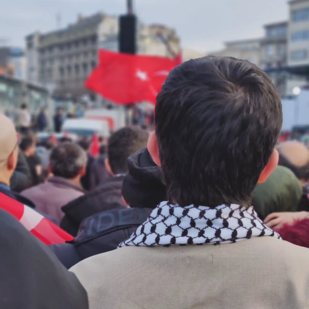 Dört bir yandan minareleri haykıran Tevhidin özüsün. Umutsuz gecelerin sabahında umutsun. 
İstanbul; sen Vatansın... 🇹🇷🇵🇸galata köprü