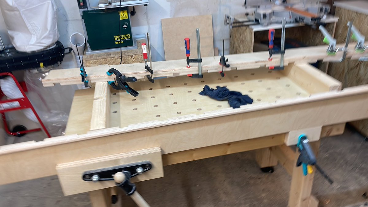 Allen ein schönes 2024. Projekt Sprossenwand geht zuende.